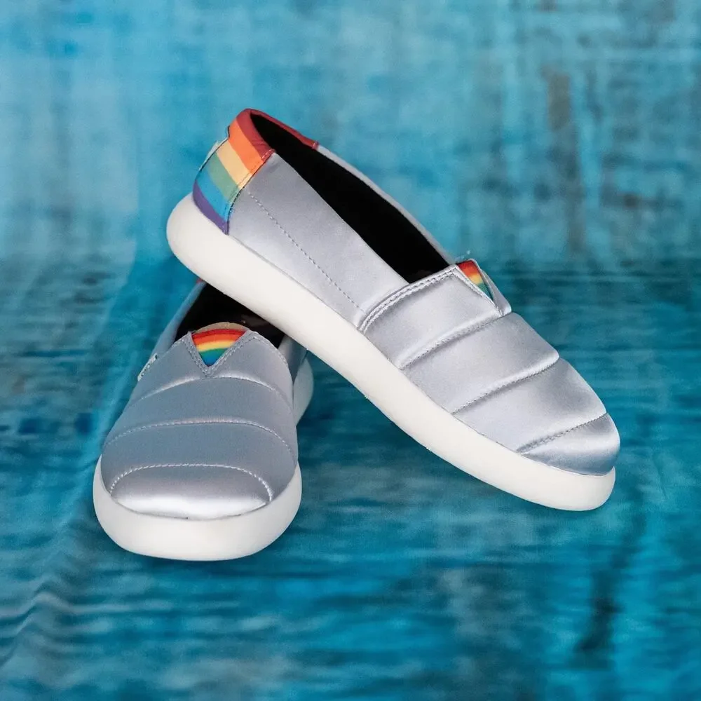 Toms Women's Alpargata Mallow Slip-On Comfort Shoe SZ 9 Silver Metallic Rainbow